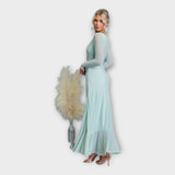 Впечатляваща Рокля с Елегантна Линия