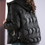 Стефания – Топла дамска зимна яка с качулка и стегнат дизайн