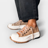 Модерни спортни обувки с дебела подметка