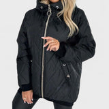 Мария - Стилен пухкав зимен яке с качулка и златен цип